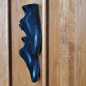 VANS UNISEX SKATEBOARD SNEAKER